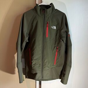 The North Face Summit Series Water-resistant, fleece lined Jacket Men’s Medium